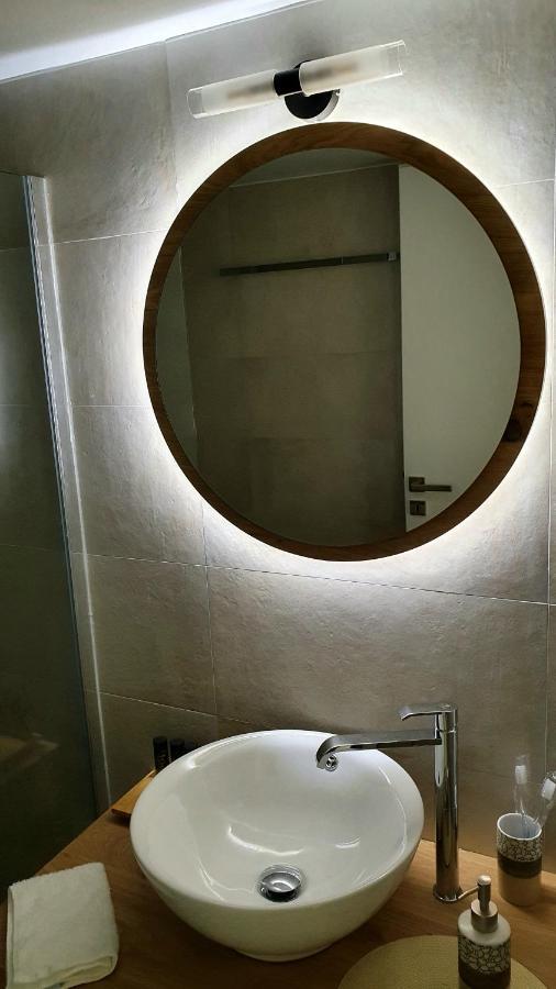 Alexandra'S Boutique House Apartman Triovászalosz Kültér fotó